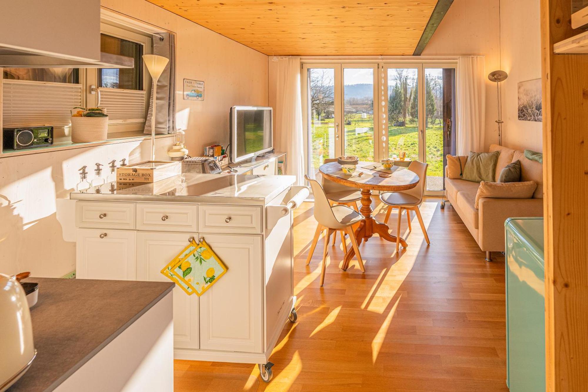 Tiny House Chez Claudine - Relaxen, Workspace, Naehe Thermen, Netflix, Free Parking & Wifi Brugg  Ngoại thất bức ảnh